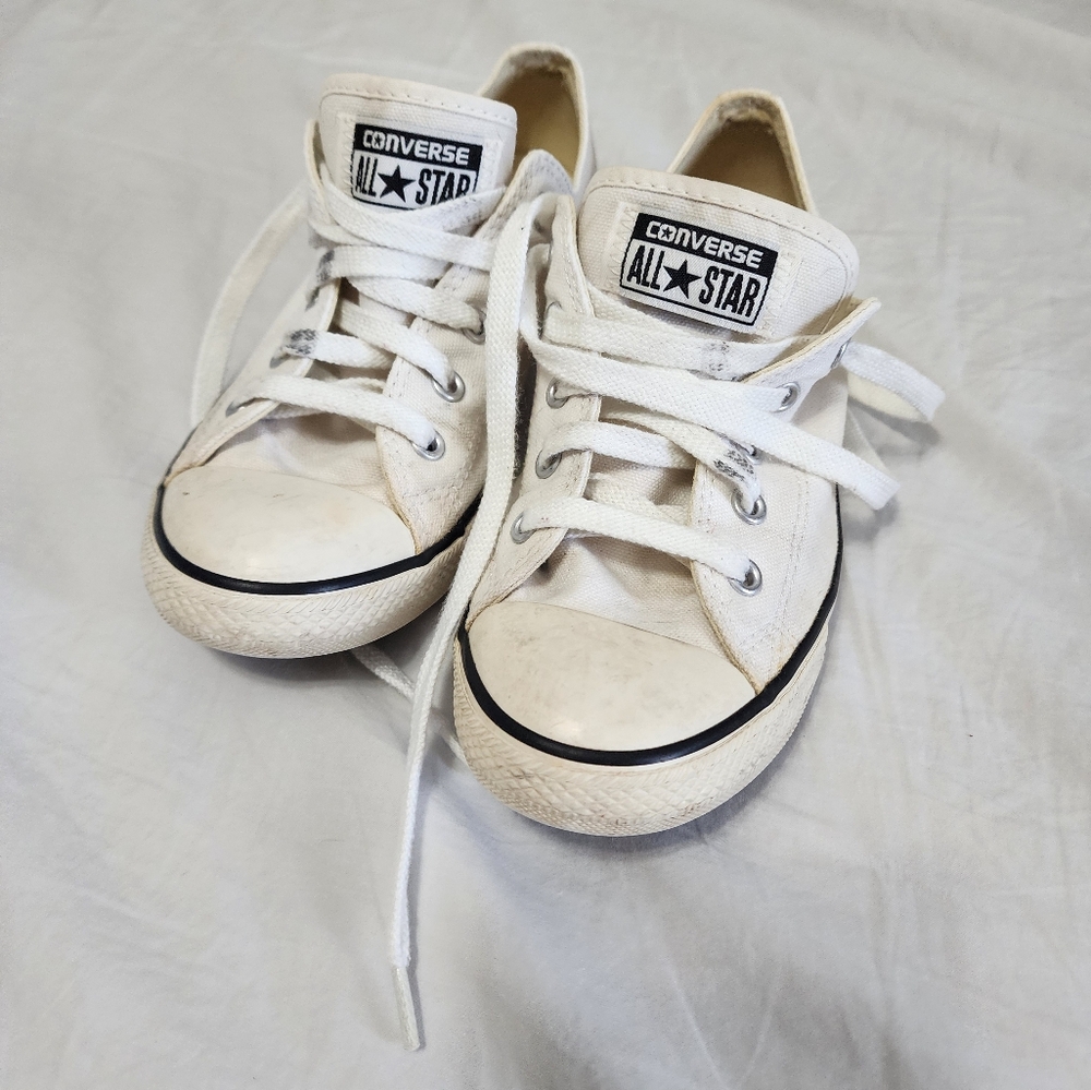 Womens white Converse size 7